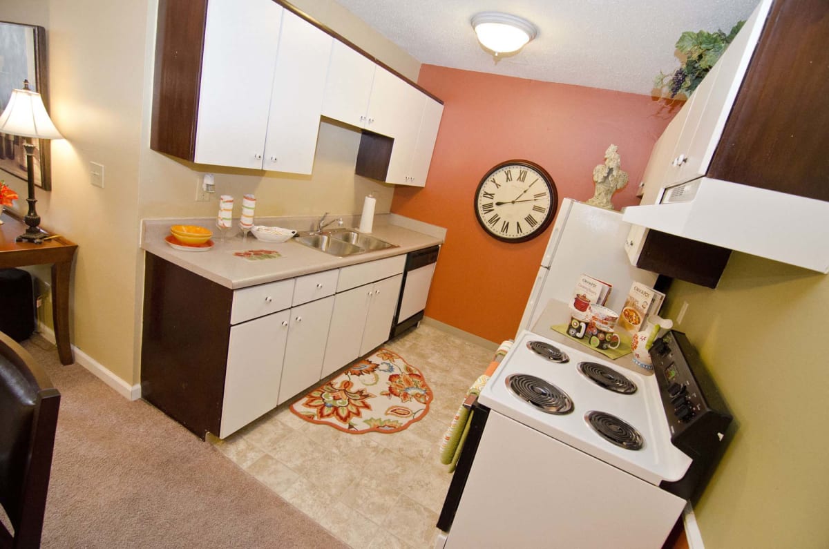 Photos and Video of Knob Hill Apartments in Okemos, MI